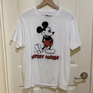 Adult-Unisex‎ Disney Mickey Mouse T-shirt-Size Large
